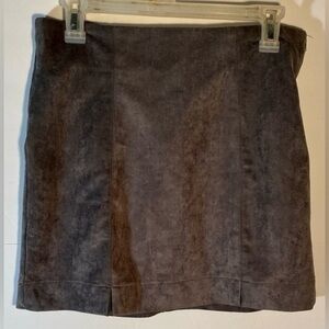 SHE + SKY FAUX GREY SUEDE MINI SKIRT SIZE MEDIUM